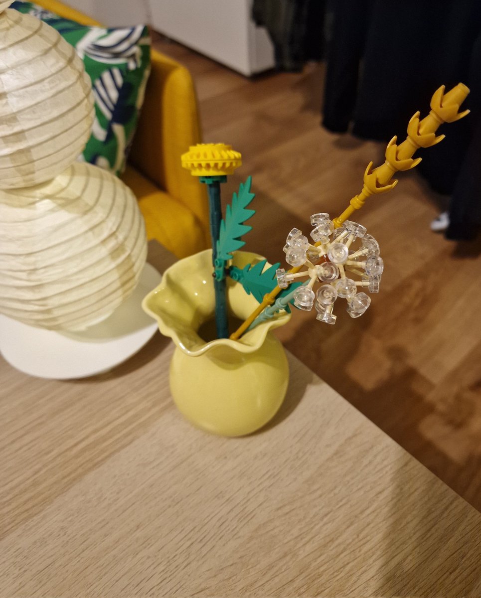ia2706's tweet photo. I love Lego Botanicals. I finally got to build some new pieces and add them to my collection 🥰 https://t.co/PvqYEj67ep
