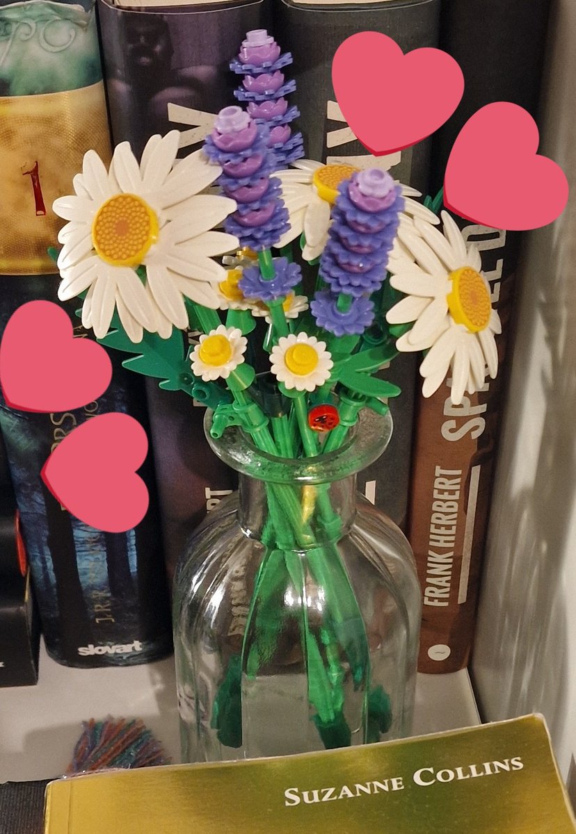 ia2706's tweet photo. I love Lego Botanicals. I finally got to build some new pieces and add them to my collection 🥰 https://t.co/PvqYEj67ep