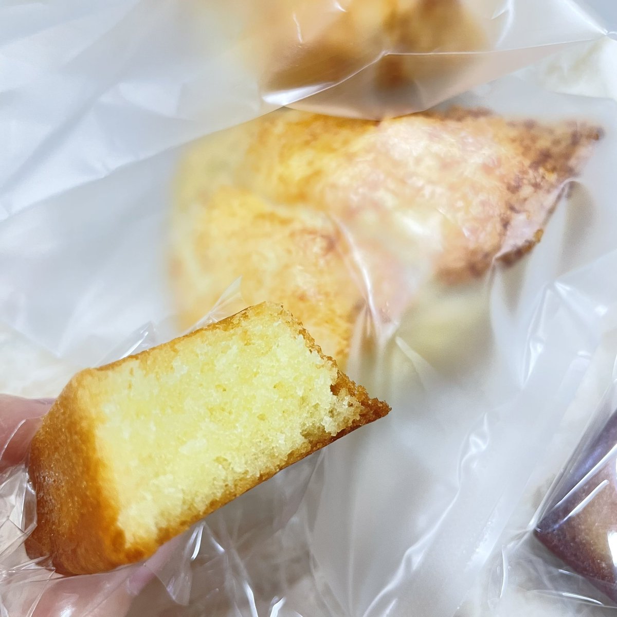 zzi_o0's tweet photo. #협찬

돈 없는 빵순이들 주목🍞🍞🍞
마감히어로 한 번 사용해보는 건 어때?

원래는 스콘 2개에 9000원인데
마감히어로로 구매하니까

✨스콘4개 + 휘낭시에5개
= 총 9개를 9000원에 겟!!

개당 천원꼴!!
진짜 말도 안되는 가격인 거 알지...?

맛있는 빵 먹고 싶은데
가격 때문에 망설였다면
마감히어로 한 번 써보는 거 추천!!
https://t.co/41DW3CyTEM