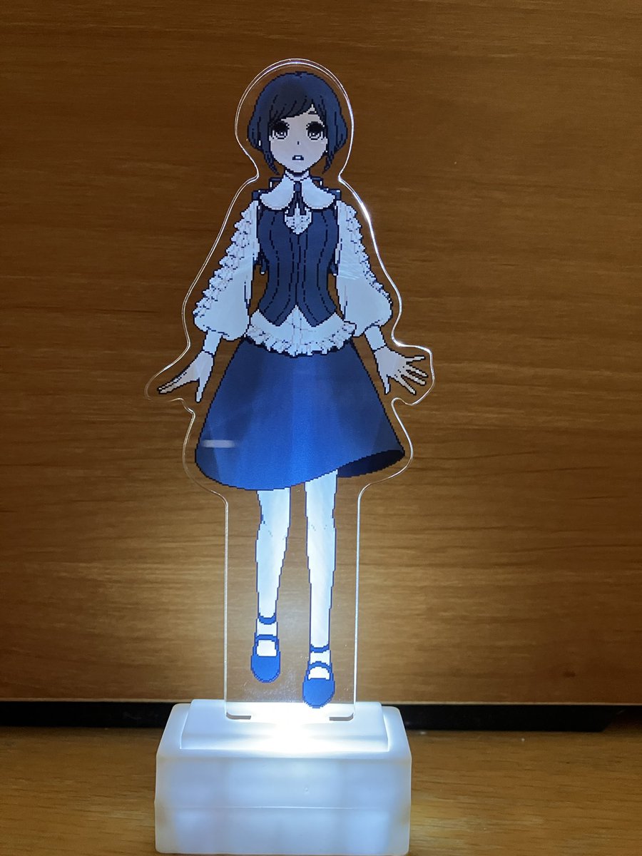 sukima104kai's tweet photo. 100均でアクスタ用ライトを買っていろんなものを光らせて遊んでいる良い大人です https://t.co/irgci0xgwU