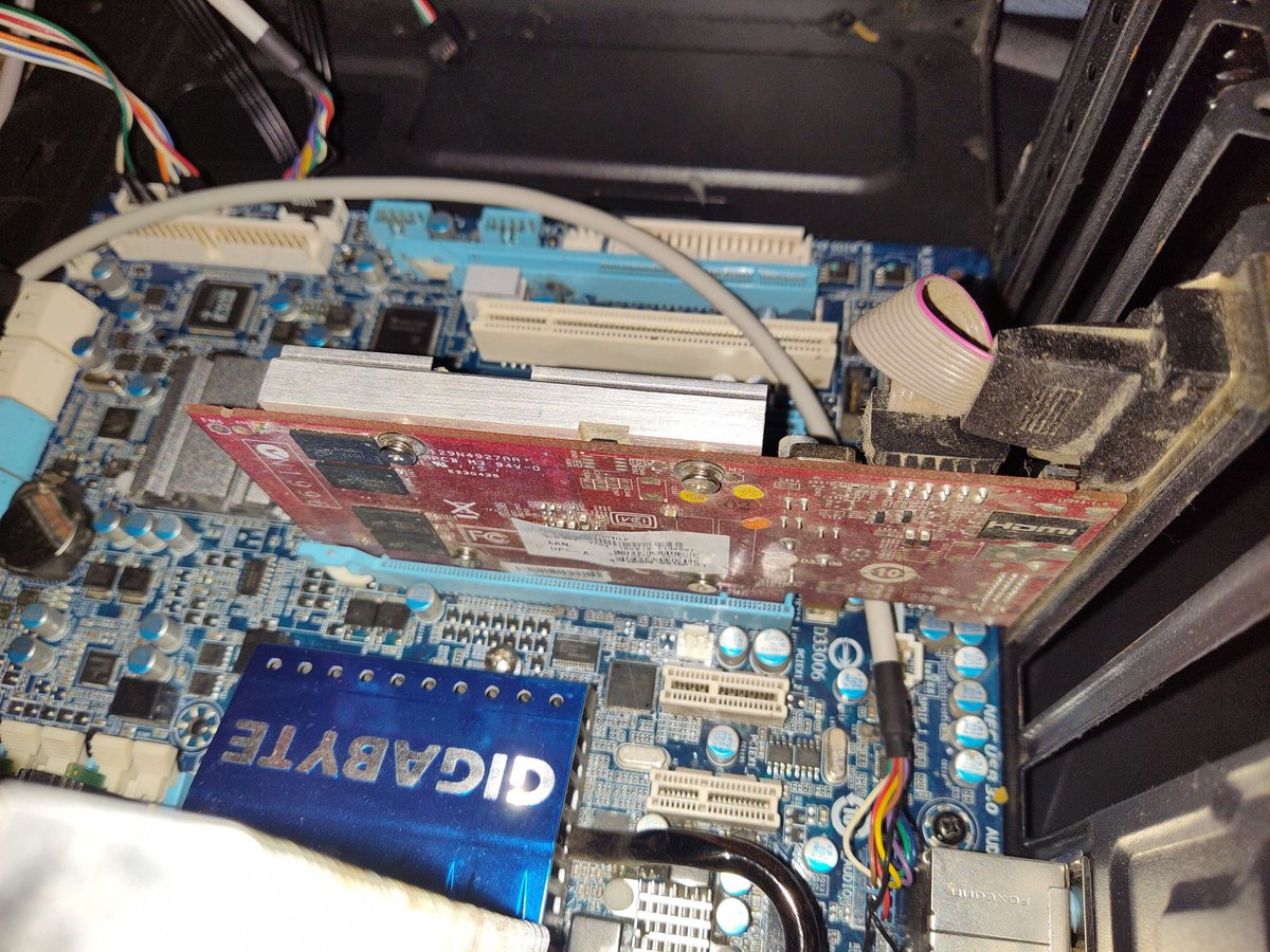 BaniRolls_'s tweet photo. I found the PC I used to make my videos on... 😬 https://t.co/4hIb7dtCw9