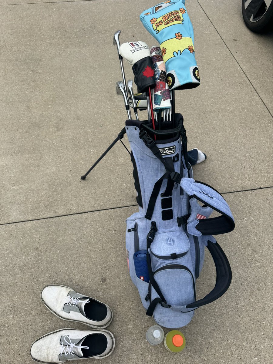 showtime_mark's tweet photo. Waiting for chauffeur  (my buddy) to take me to the country club ( local muni) https://t.co/1F8rdSb8Z1