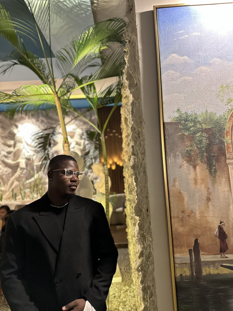 lammie_olamide's tweet photo. Different shades 🤨 https://t.co/FCEtpmwr4m