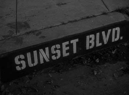 MovieEndorser's tweet photo. SUNSET BOULEVARD is a Perfect Film https://t.co/EYvwyV6KqJ