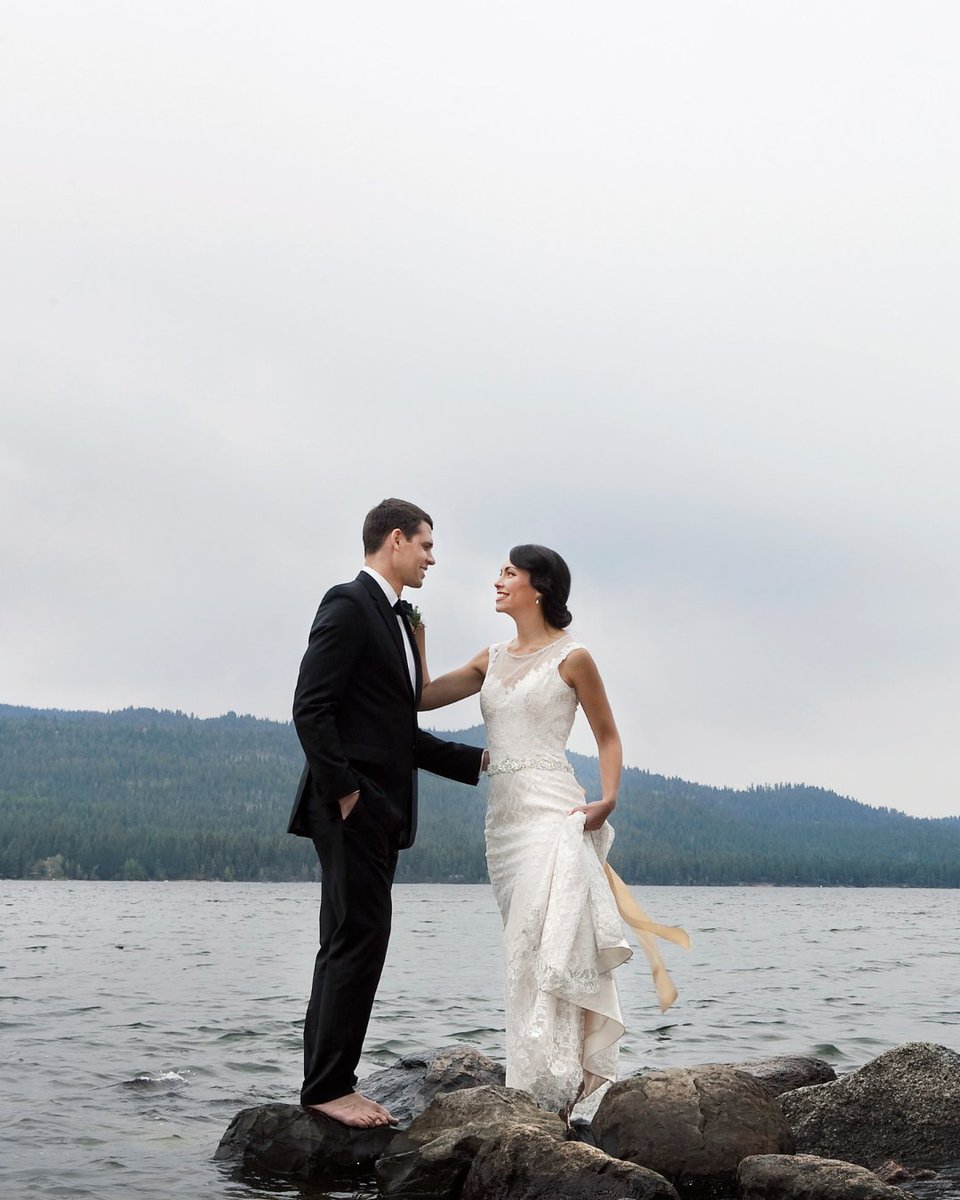 ShoreLodge's tweet photo. The ceremony lasts a few minutes. The memories last forever. 💍 Choosing where to get married matters. Shore Lodge offers the quintessential Idaho lakefront setting and a destination that will surely “wow” your guests. That's a combination that never goes out of style. https://t.co/MFOn3yfmd2