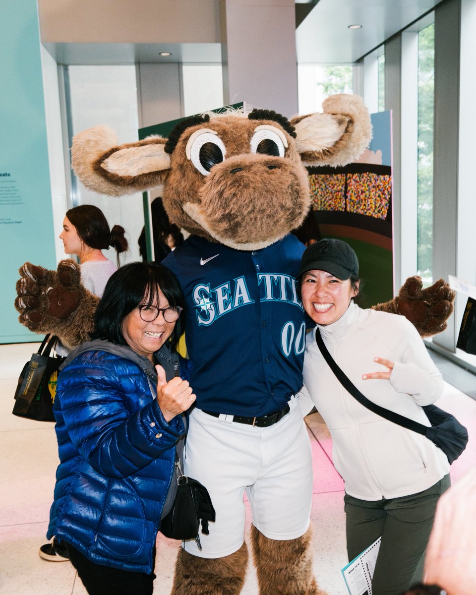 MarinerMoose's tweet photo. These kicks are FRESH 👟 
 
Swing by the Fresh off the Field display at Seattle Art Museum to check out game-worn and custom cleats from the squad!  
 
📸 Chloe Collyer, Seattle Art Museum https://t.co/NMoapvWdM1