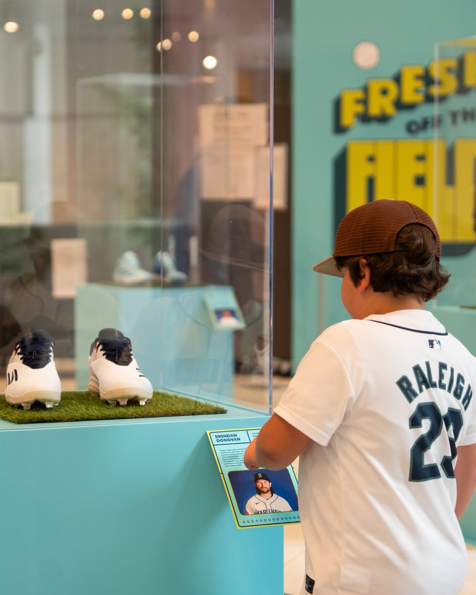 MarinerMoose's tweet photo. These kicks are FRESH 👟 
 
Swing by the Fresh off the Field display at Seattle Art Museum to check out game-worn and custom cleats from the squad!  
 
📸 Chloe Collyer, Seattle Art Museum https://t.co/NMoapvWdM1