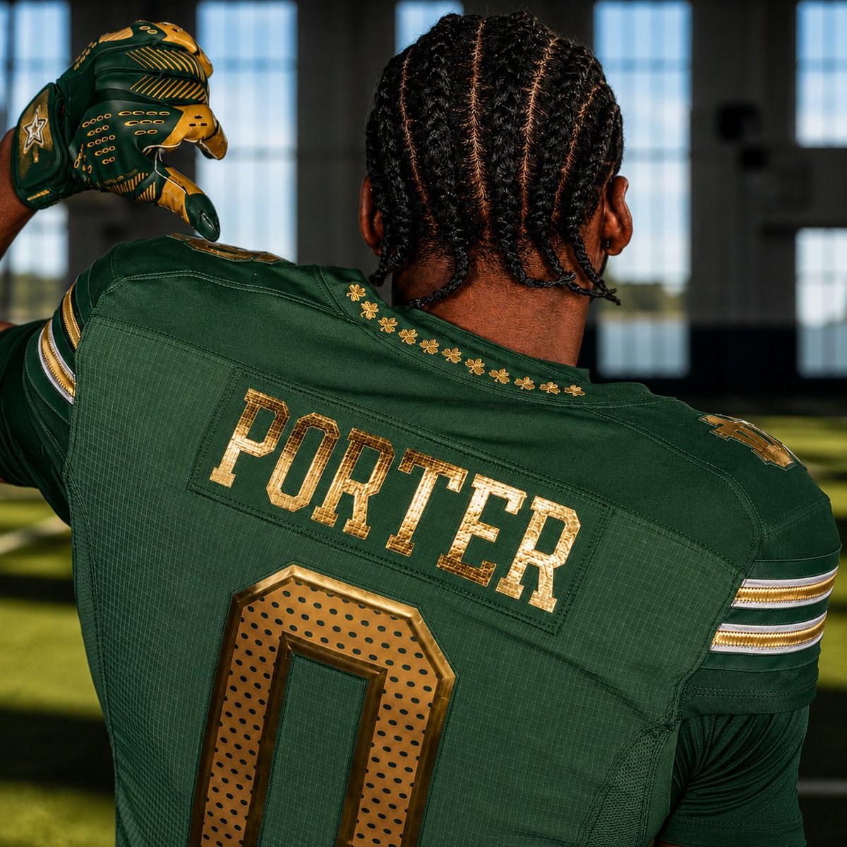 Fravel_Ryan's tweet photo. Seen a decent amount of backlash over the Shamrock series unis and figured I'd see what they would look like if they did Green jerseys with the Packer green, with and without gold pants.

Here were the results. https://t.co/QLUHp5xc1b
