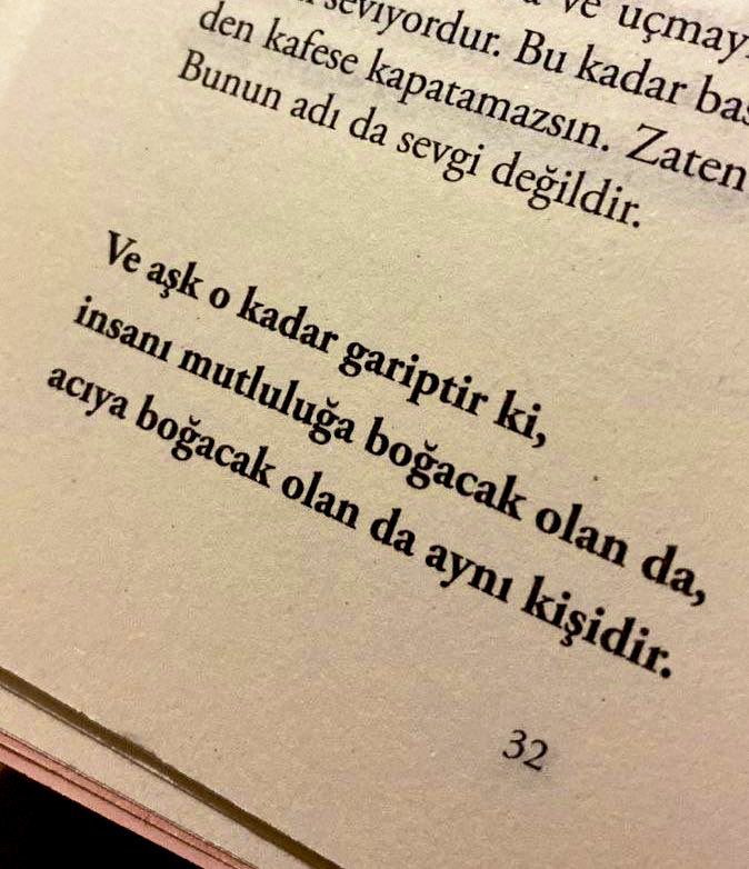 0zerre's tweet photo. Ve aşk o kadar gariptir ki… https://t.co/Bk2RPtAoNi