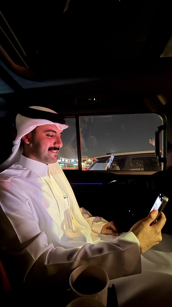 uirzx's tweet photo. وقوف المنهزم قِدم الليالي والظروف احلاف 
يهون .. ولا وقوف المنتصر لامن خسر ذاته https://t.co/XffaUMWkmc