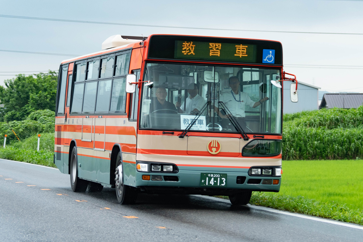 Hd1Xh's tweet photo. 2026年7月1日 小湊鐵道バス 
千葉200か1413 教習車 https://t.co/YKNNNK2VxE