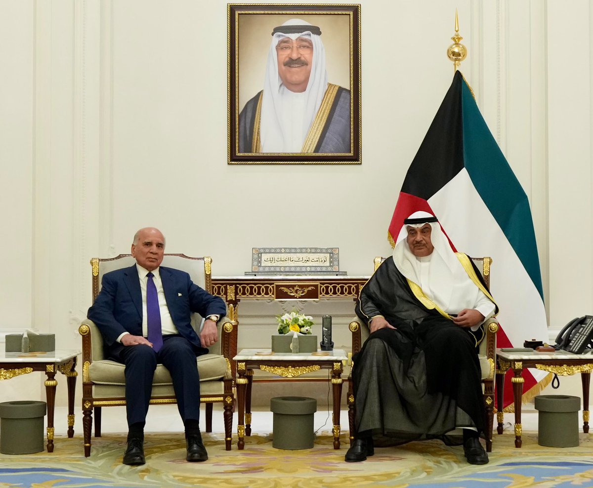 Iraqimofa's tweet photo. وزير الخارجية فؤاد حسين يلتقي ولي عهد دولة الكويت ويؤكد أولوية تطوير العلاقات الثنائية وتسوية الملفات العالقة بالحوار – وزارة الخارجية العراقية https://t.co/5An2yheTZm https://t.co/XnB8c1GOI0