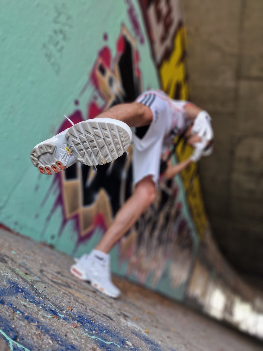 Rekskt's tweet photo. Lick it 👟🐦 💶 https://t.co/m1twGdtx10