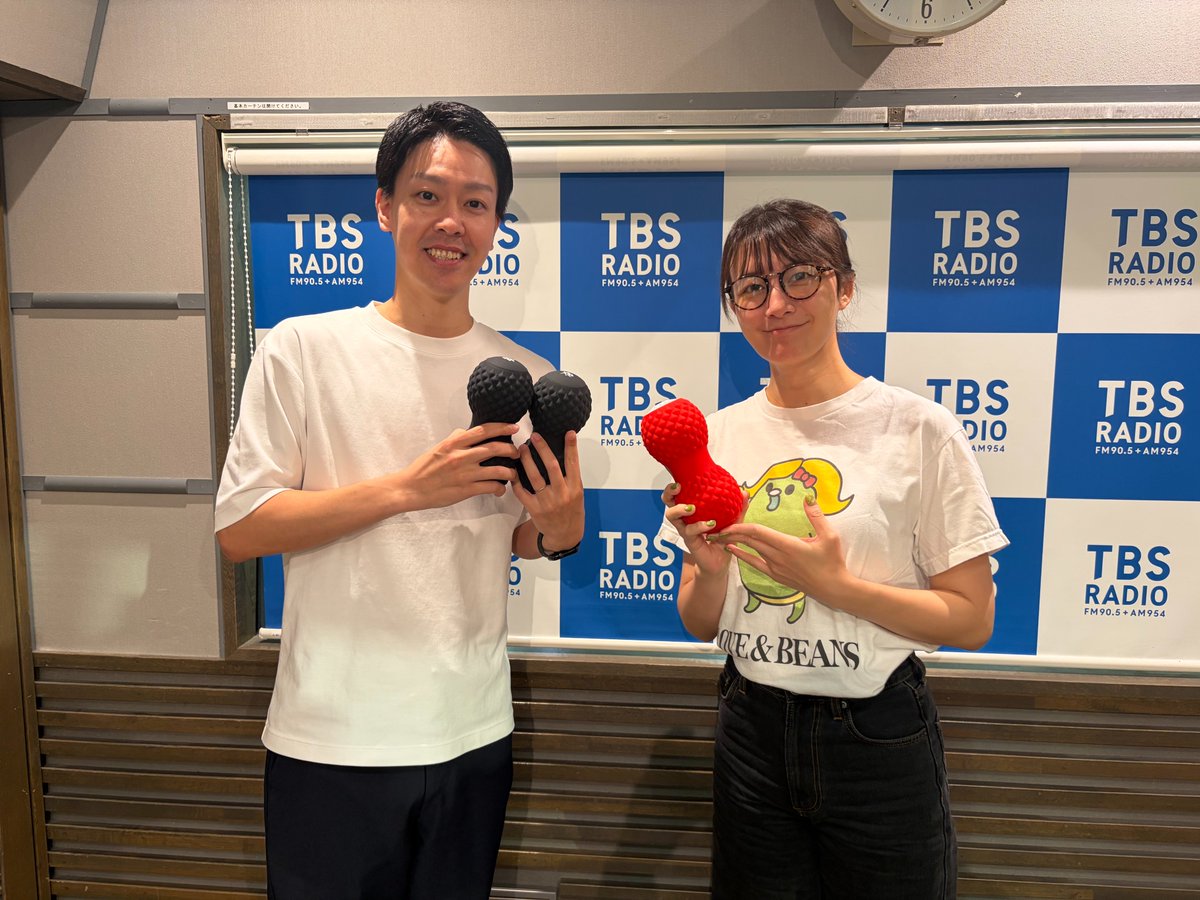 brand_new_tbs's tweet photo. ★7/9(木)★ #大島由香里 #ブラモニ
今朝は333回目の放送！
ということで、「🎲ゾロ目🎲」をテーマにお届けしました。
ラジオショッピングでは、『シェイプツインボール』をご紹介！
ルネサンスの田原さんとお送りしました。 https://t.co/Uv9Qd2b6to
#シェアラジコ #TBSラジオ https://t.co/heYIE4QFlW