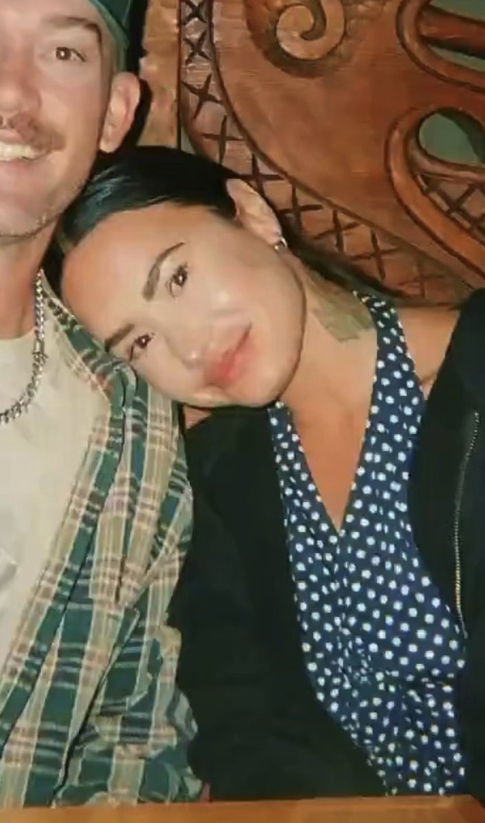 lonelylvato's tweet photo. my cutesy baby i missed her so bad😩 https://t.co/u04Juia0vX