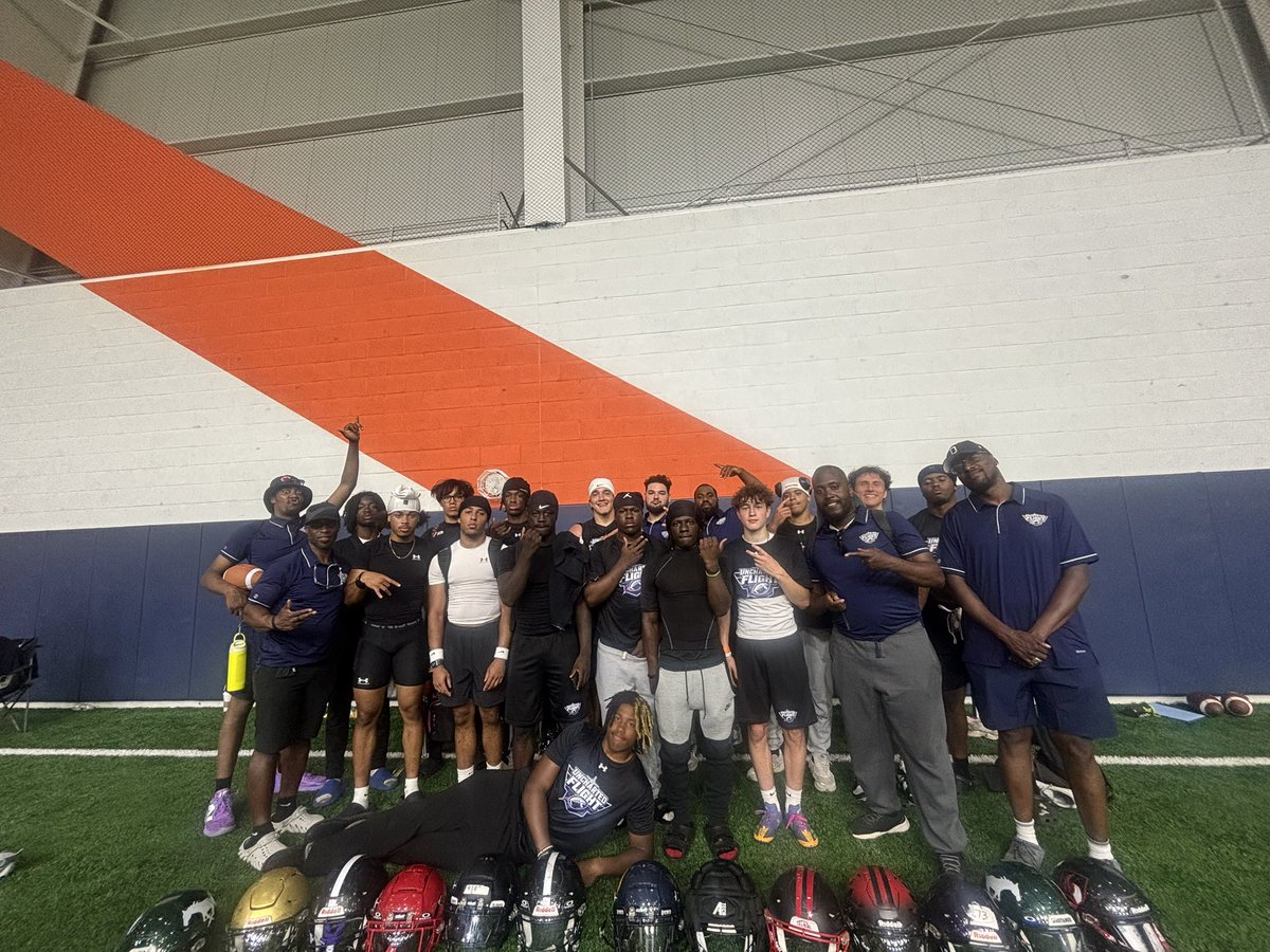 ECWagnac's tweet photo. Enjoying the grind of the recruiting game! All of the efforts on the field and behind the scenes to make sure that all our @UNCHARTEDT2023 players find THE 1 🏠 HOME! Worth the grind! Just a matter of time ! Each one Get one! #TheUnchartedWay https://t.co/yYXWawZsLH