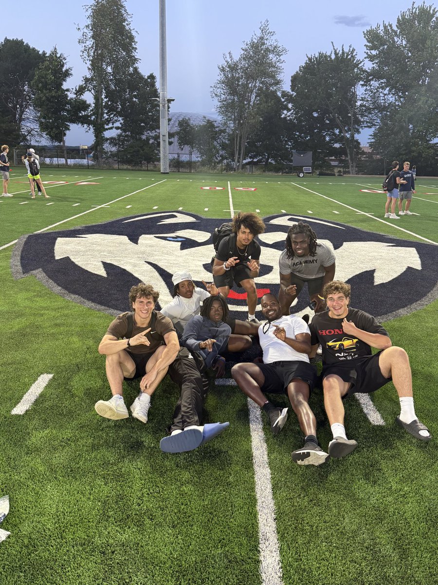 ECWagnac's tweet photo. Enjoying the grind of the recruiting game! All of the efforts on the field and behind the scenes to make sure that all our @UNCHARTEDT2023 players find THE 1 🏠 HOME! Worth the grind! Just a matter of time ! Each one Get one! #TheUnchartedWay https://t.co/yYXWawZsLH