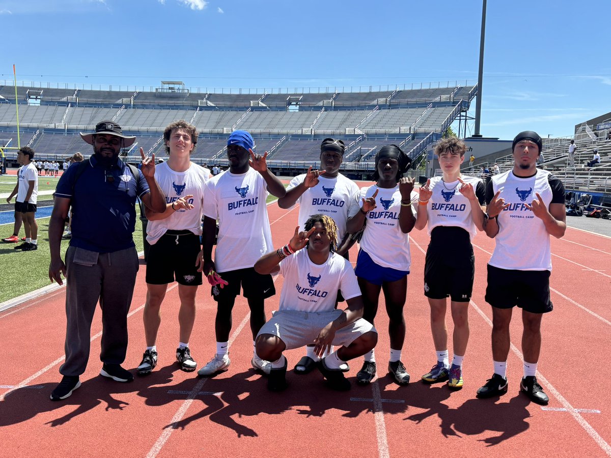 ECWagnac's tweet photo. Enjoying the grind of the recruiting game! All of the efforts on the field and behind the scenes to make sure that all our @UNCHARTEDT2023 players find THE 1 🏠 HOME! Worth the grind! Just a matter of time ! Each one Get one! #TheUnchartedWay https://t.co/yYXWawZsLH