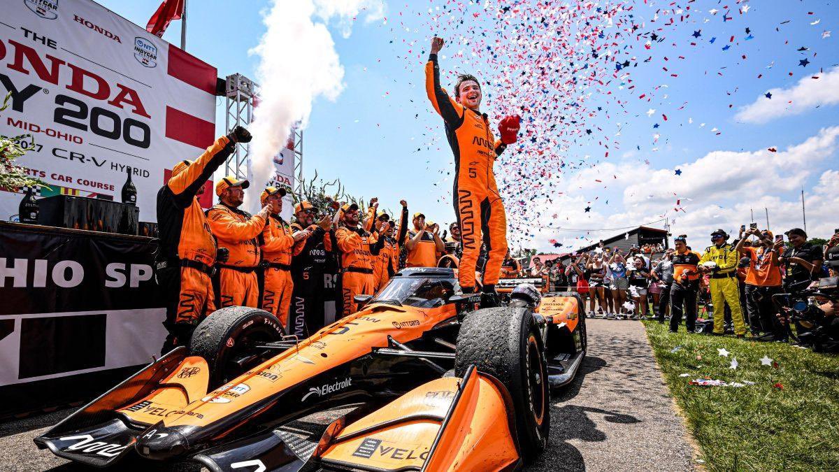 chacho_lml's tweet photo. Pato O’Ward es un piloto muy estelar en Indycar. En McLaren ya le metieron a Dixon y a Rosenqvist para 2027, pero, para todos tiene. NTP. Qué bueno que levantó la voz y pide que lo dejen de 'premiar' con el sueño inalcanzable de F1. (solo quieren patrocinios). Patricio es material de campeonato en Indy 500 y en la serie, ya que Arrow McLaren se haga cargo.🙏🏼