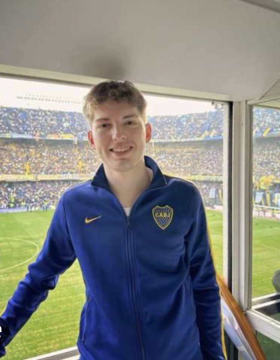 Fan_de_Foyth's tweet photo. Porque nunca se vieron juntos ?? 👀🤔 https://t.co/3bJU0Wa2a4