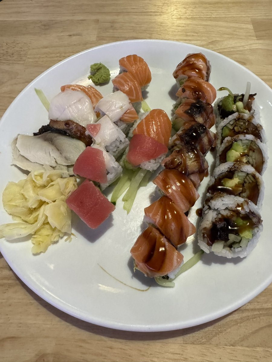 StevenCheah's tweet photo. Went to dinner by myself at the Japanese buffet. Rate my dinner.

Also, is this too much or just right? https://t.co/EeQYmo7loB