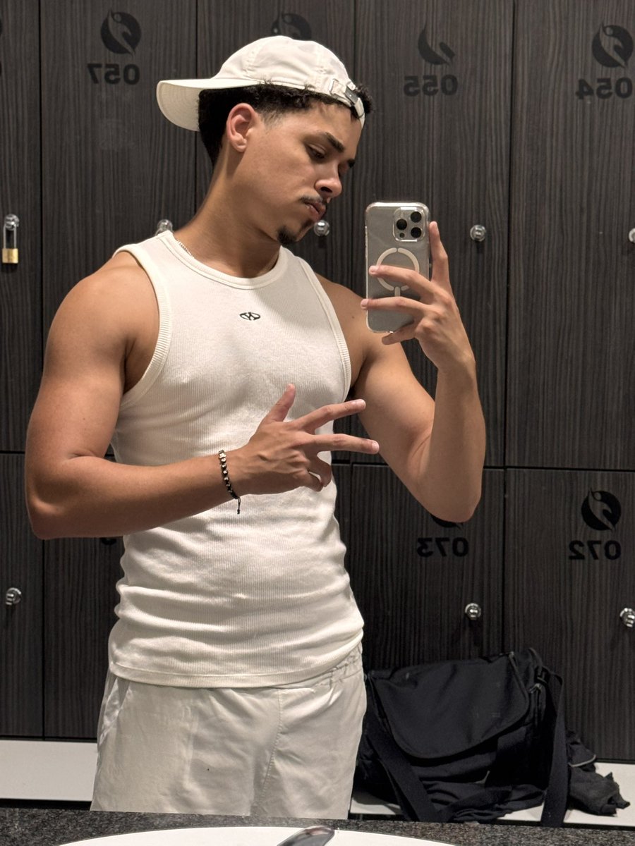 RaulBritto3's tweet photo. meti um treino de 45min hj.. fodasssss https://t.co/s5zHZXYXXG