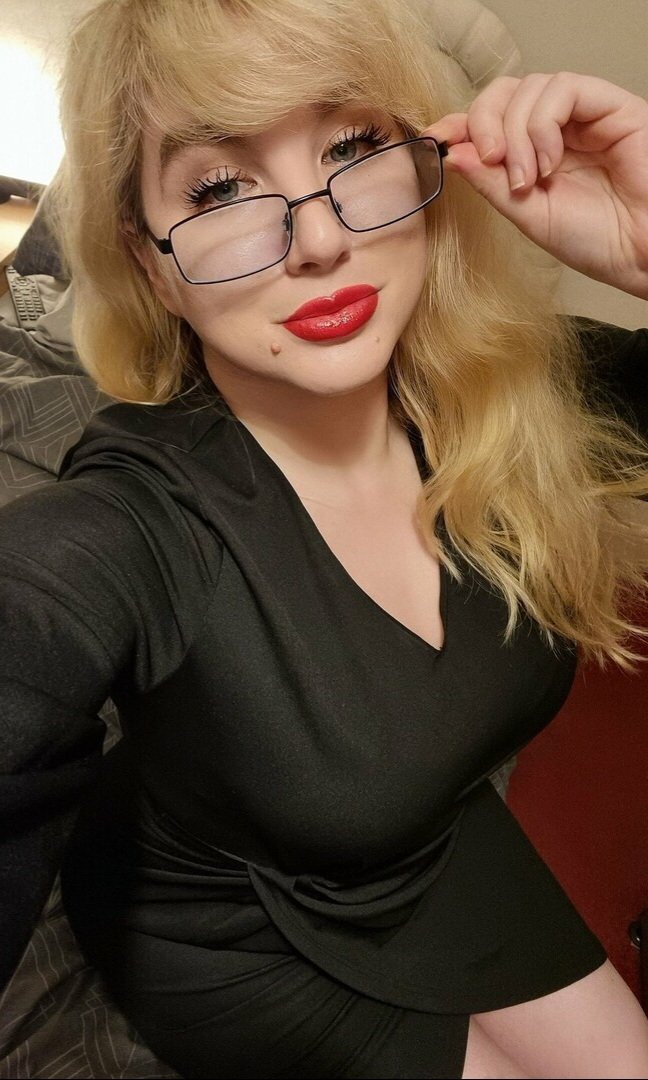 ThePersuaderz's tweet photo. Lets not act like you weren't moving like the prime office colleague you're railing senseless on your lunchbreak on a number of occasions miss 👀 https://t.co/KaOxHZRD3g