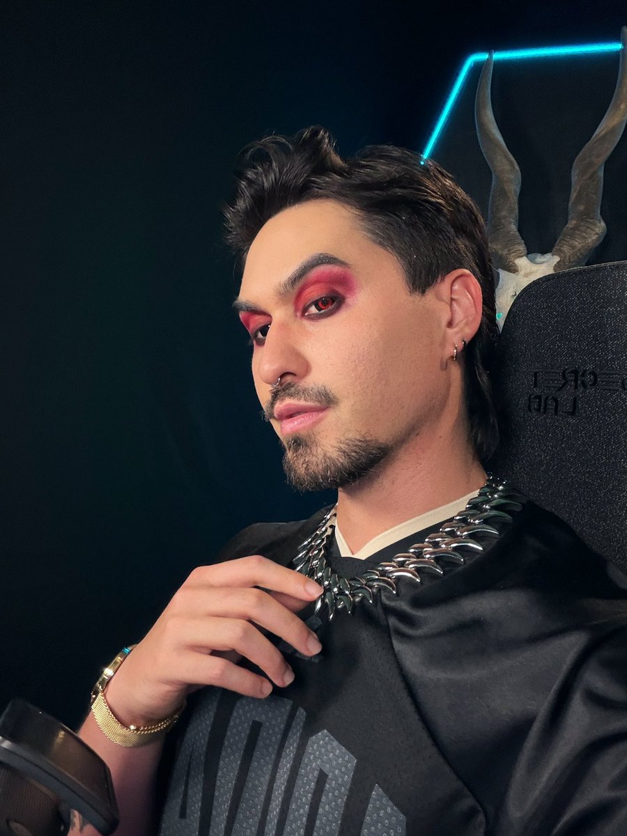 DeVoglaer 👹🖤📺 tweet media