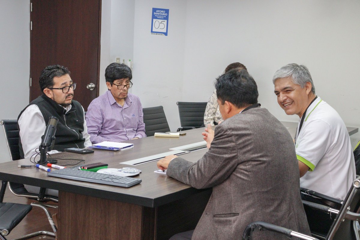 MTC_GobPeru's tweet photo. El Programa Nacional de Transporte Urbano Sostenible (#Promovilidad), del #MTC, sostuvo una reunión de trabajo con representantes de Transportes Metropolitanos de Trujillo (TMT) con el propósito de abordar aspectos relacionados con la planificación del transporte urbano e intercambiar información técnica sobre las acciones que contribuyan a mejorar el servicio de transporte público en la ciudad. 🙌
✅ Durante el encuentro, #Promovilidad detalló los avances de las asistencias técnicas y de los proyectos de inversión que viene impulsando en favor de la modernización del transporte urbano, destacando la importancia de mantener una visión integral que priorice la mejora continua de los servicios de transporte para beneficio de la ciudadanía.
🗞️ Más información: https://t.co/ZeHtcoqNTp
