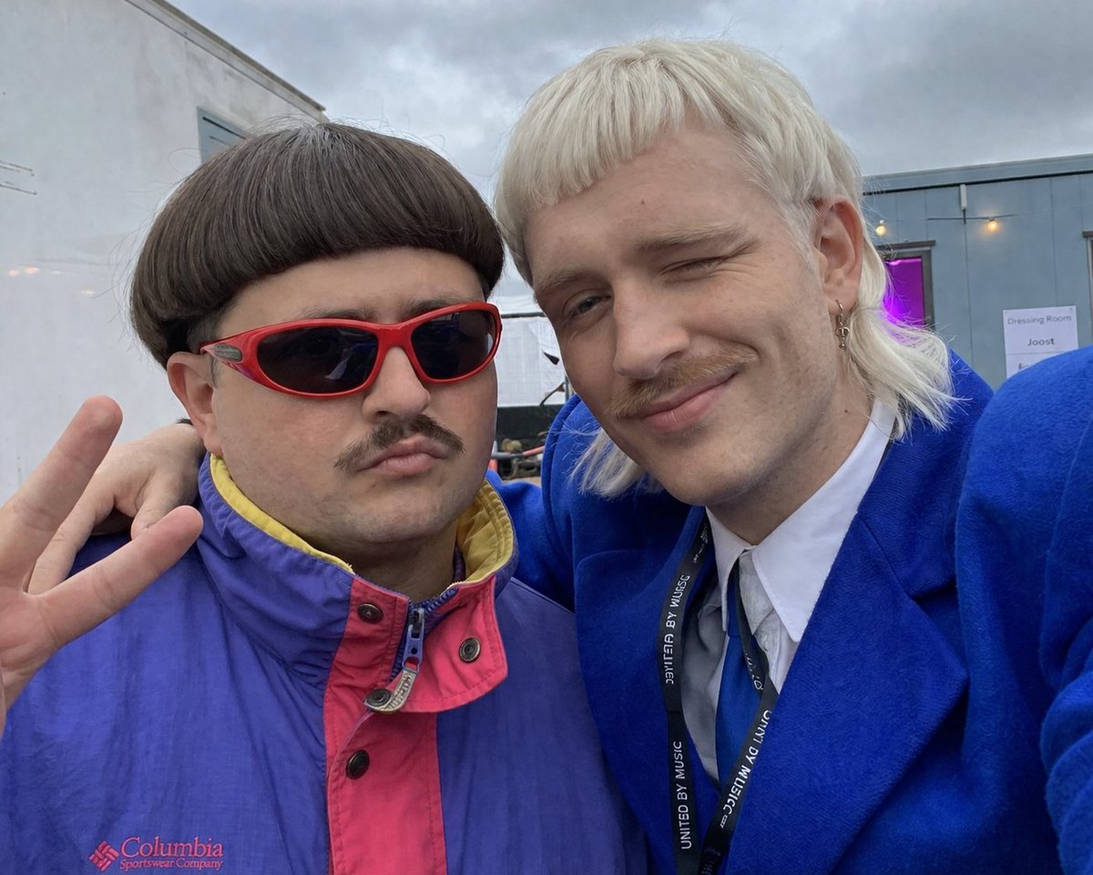 stearly__'s tweet photo. Yo when did oliver tree (R.I.P) take this photo
I've found it randomly on the internet #olivertree #joostklein https://t.co/vKiiGnPq1g