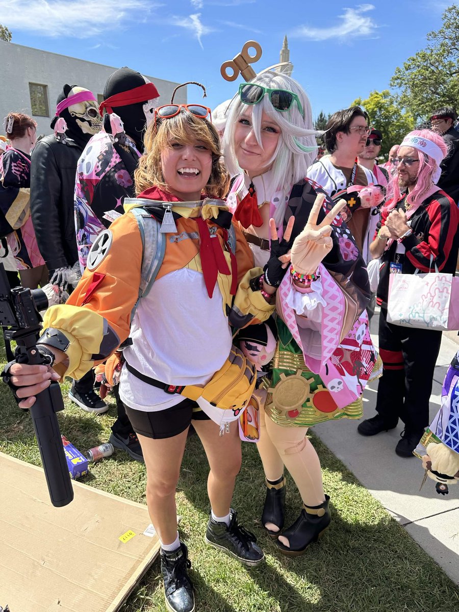 Minalinzee's tweet photo. Finally got to cosplay Cece and participate in CCGG madness with my beloved this past weekend. 

Thank you everyone for being so kind to me.

Autofister forever 💚🧡💚🧡💚🧡💚🧡

#rkggk #immergination https://t.co/I4RWl3KipG