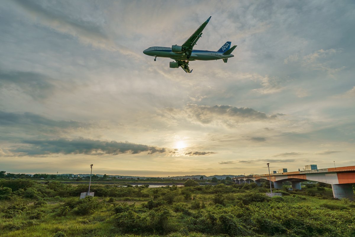 masa9m2's tweet photo. 梅雨の夕方の空とA320
#富山空港 #神通川 #富山 #toyama
#とやまのソラ #雲友の会
#SonyAlpha #アルファホビー部 https://t.co/WWywN59JDM