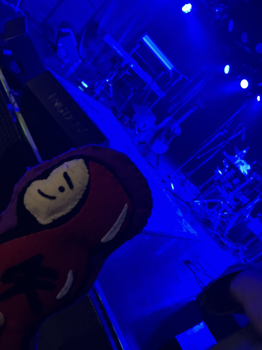 BanDearest's tweet photo. 日曜日はヤイコのライブ！
最早バンド編成では？って感じのとても素敵なパワフルな演奏で、このセトリはアツい！！最高なライブでした。
岡山公演は私が買う！と、今回初めて自分でチケットを購入。
そしたら最前！ヤイコが近い・かわいい・綺麗！最高な思い出。ありがとう。
#矢井田瞳　#ヤイコ https://t.co/s7KExvK2VW