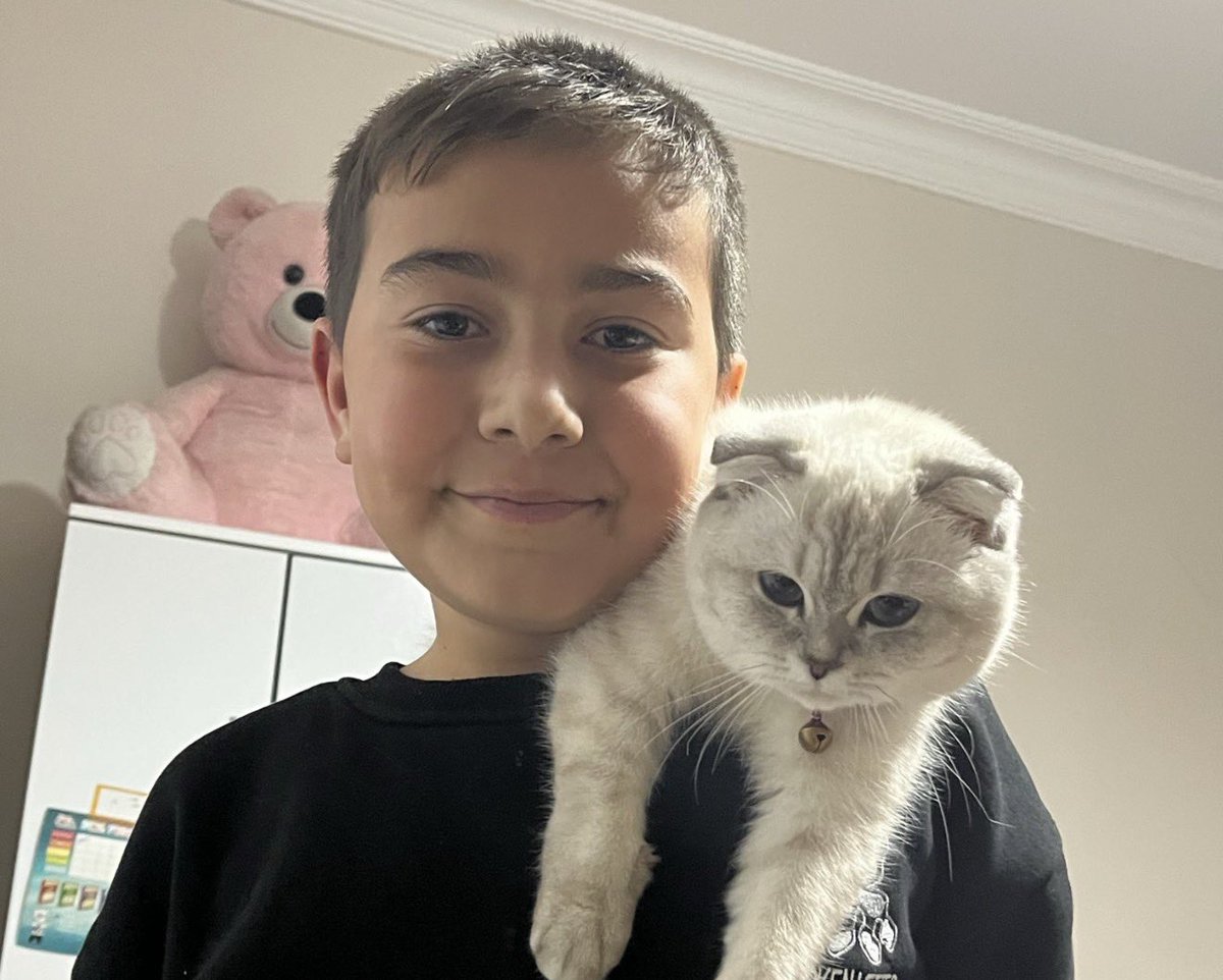 marassokakta's tweet photo. Kahramanmaraş Ayser Çalık Ortaokulu’nda yaşanan olayda ağır yaralanan Mustafa Aslan’ın ablasının paylaşımı: https://t.co/LqIw86UKvy