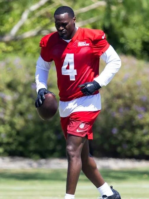 FantasyPros's tweet photo. 1. Jeremiyah Love
2. Jadarian Price
3. ???

Who's the 3rd best rookie RB to target? https://t.co/L3iAHXICdd