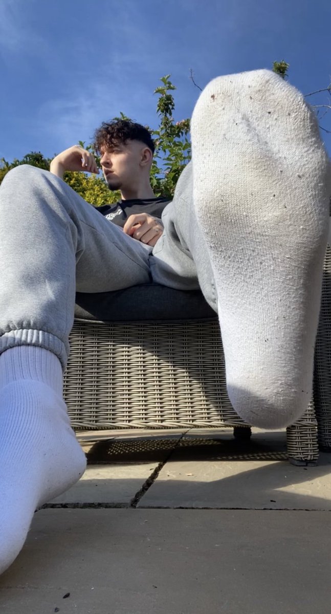 AlphaMaleWorld1's tweet photo. The return of the foot king @AlphaAlb_ 👑 https://t.co/ba6RFTOlln