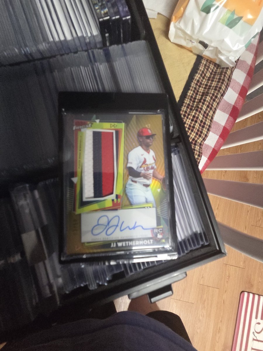 RyanValincius's tweet photo. @CardPurchaser 1 box of finest that jj is nasty https://t.co/aVcYKFmW7n