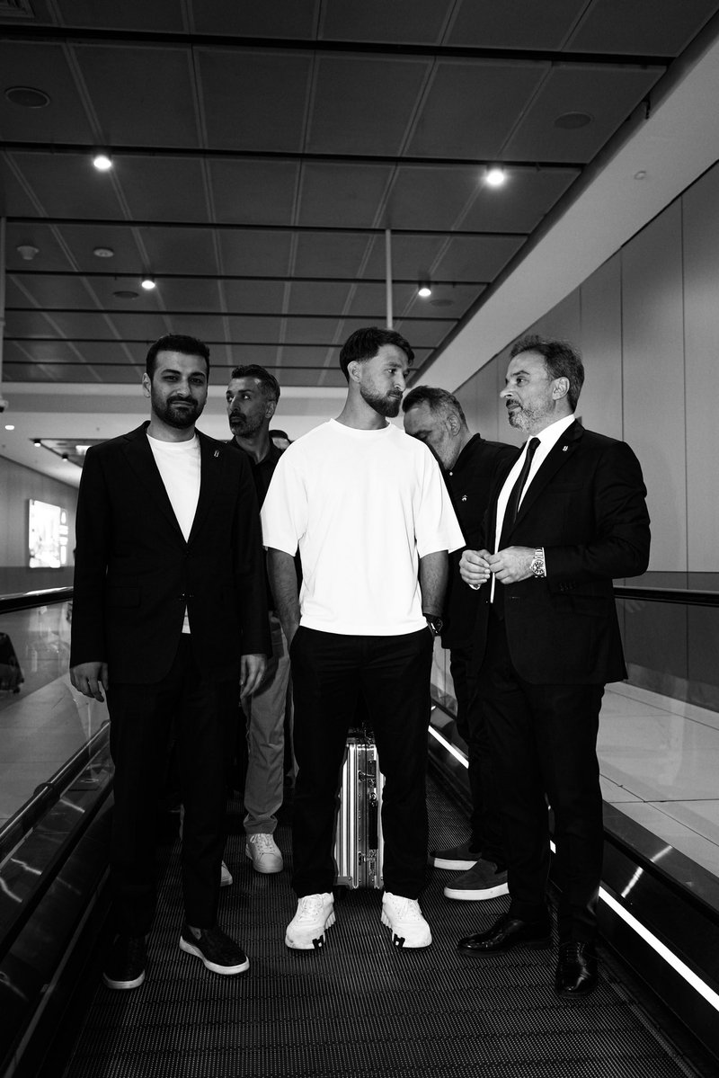 BesiktasEnglish's tweet photo. One more plane! ✈️

Salih Özcan is in Istanbul. 
Medicals and final talks continue. https://t.co/3E2h94McjN