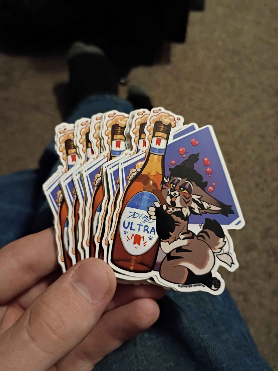 Friitzkrieg's tweet photo. @CANlNEBLOOD Stickerapp !! 

Only ever used them once, but the print was very clear/vibrant and and they've held up INCREDIBLY well.

I've had one on the back of my truck for a little over a year I think? Still looks brand new, hasn't faded or peeled at all! https://t.co/WB1247YylB