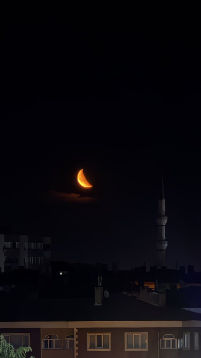 ilker_ergn's tweet photo. 🌓📸 https://t.co/qWhUV2HJcW