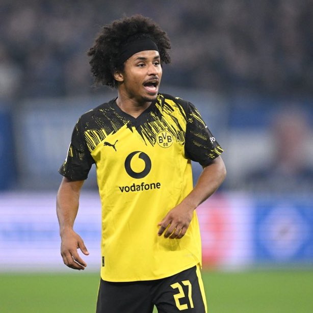 moh_ebii's tweet photo. Barcelona is currently working on an ambitious deal to sign Borussia Dortmund's Karim Adeyemi. The winger, whose contract expires next season, is valued at around €50M, and manager Hansi Flick has reportedly given the move his green light #transfers
@FabrizioRomano https://t.co/RLkyJi1UnH