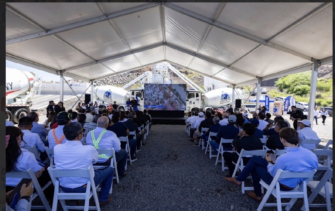 SComercioSV's tweet photo. La nueva planta de concreto de grupo ECON y cemento FORTALEZA, ubicada en San Diego, La Libertad Con una inversión de $4 millones de dólares, generando 100 empleos directos y 500 indirectos. Una inversión estratégica que fortalece el desarrollo de Surf City y reafirma su confianza en el potencial de El Salvador.