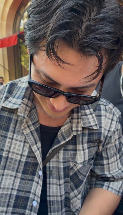 hudvamp's tweet photo. no puede ser tan comible https://t.co/f74YxSt9X9