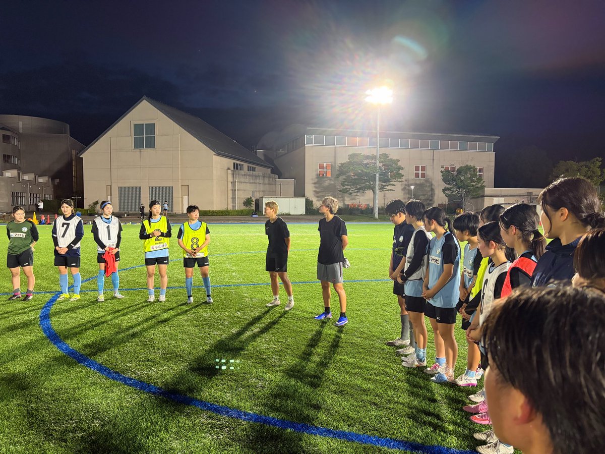 hirofumi_masaki's tweet photo. マイナビ仙台アカデミーの選手にとって、一緒にトレーニングした時間は最高の時間になりました♪
彼女達のプレー、持っているパーソナリティをアカデミーの選手たちは感じ取ってくれたはず。

＃イングランドウィメンズスーパーリーグ 
＃清家貴子
＃南萌華
＃マイナビ仙台アカデミー https://t.co/5fJW1P6xRl