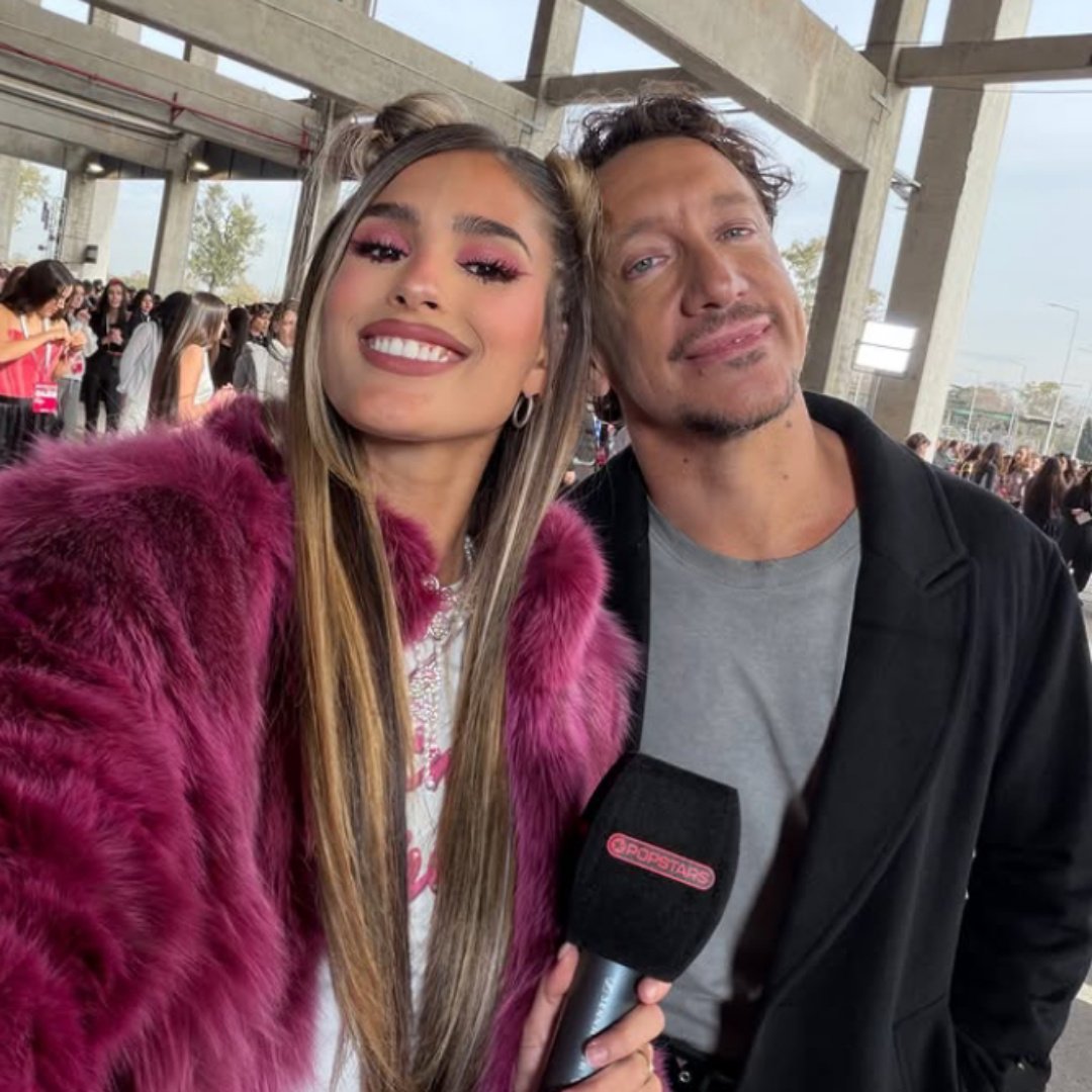 ZZNoficial's tweet photo. ¡QUE EMPIECE EL SHOW! #Popstars arranco con el Casting en el Estadio M. Terán de Weiss tras un Record de Postulaciones en MiTelefe | @VazquezNico no solo presento al Equipo del Reality, sino que confirmo a @PoggioJulieta como la Cohost Digital que va a Reaccionar para #StreamsTLF https://t.co/NgQLy49bNQ
