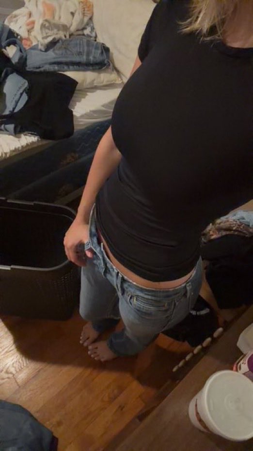 Saraishorny111's tweet photo. Sarah got submitted by a cuck classmate and I’ve never been happier

Submit your irls bops ex friends sis gf https://t.co/l88DKUJjB6