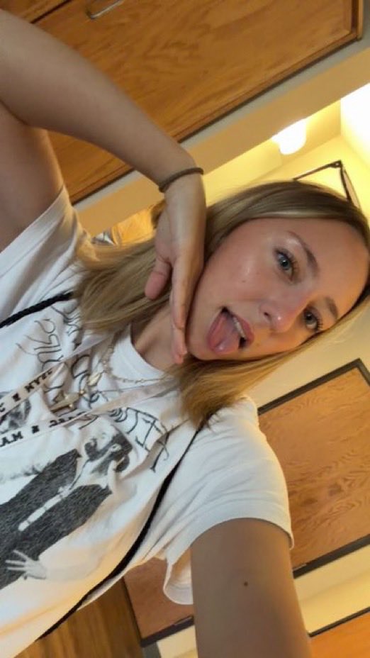 Saraishorny111's tweet photo. Sarah got submitted by a cuck classmate and I’ve never been happier

Submit your irls bops ex friends sis gf https://t.co/l88DKUJjB6