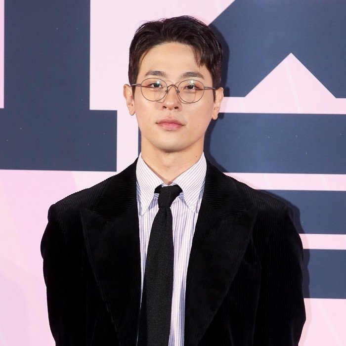 uahan2's tweet photo. 박정민, 故 신해철 전기영화 ‘그대에게’ 주인공 낙점

스물한 살에 데뷔한 신해철이 25년간 남긴 음악과 삶의 궤적을 담은 작품

‘지구를 지켜라!’, ‘1987’ 장준환 감독 신작

출처: https://t.co/oIn6G3ateZ https://t.co/ceEmKuJaib