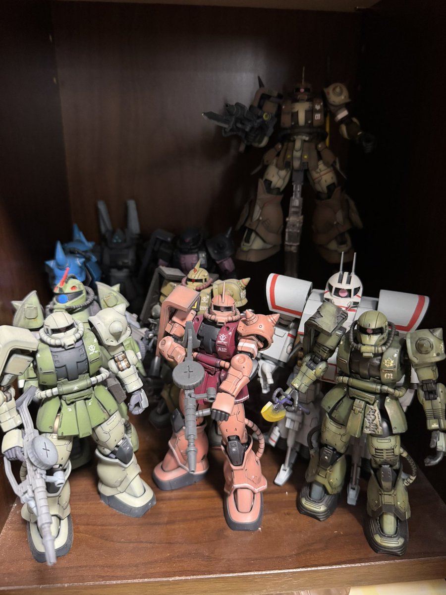 akekeZX10R's tweet photo. ザク部屋整理。
私の部屋のザク達の配置を変更。

ザク系10機収納。 https://t.co/WSuzaqh0lX