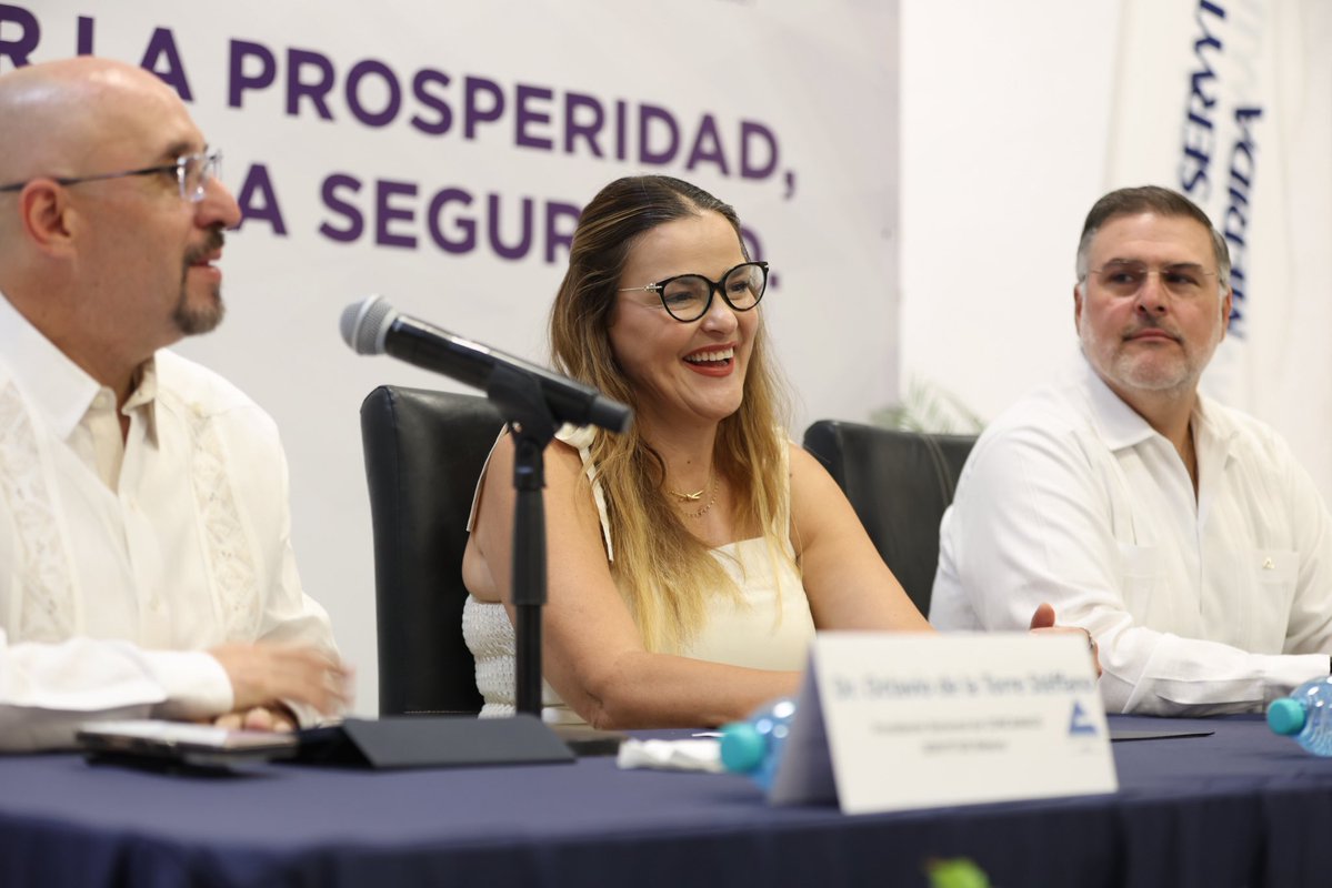 CeciliaPatronL's tweet photo. Unidos por una Mérida con más prosperidad. 🤝💼

Seguimos fortaleciendo las alianzas que impulsan el desarrollo de nuestra ciudad. Con la firma de la Carta Intención del Pacto por la Prosperidad, la Justicia Económica y la Seguridad, reafirmamos nuestro compromiso de trabajar de la mano con el sector empresarial para generar más inversión, empleo y oportunidades para las familias meridanas. 

Gracias a Octavio de la Torre de Stéffano, presidente de CONCANACO SERVYTUR México, y a José Enrique Molina Casares, presidente de CANACO SERVYTUR Mérida, por sumar esfuerzos para seguir construyendo una Mérida con más prosperidad para todas y todos. 🙌

#MéridaContigoEsMejor